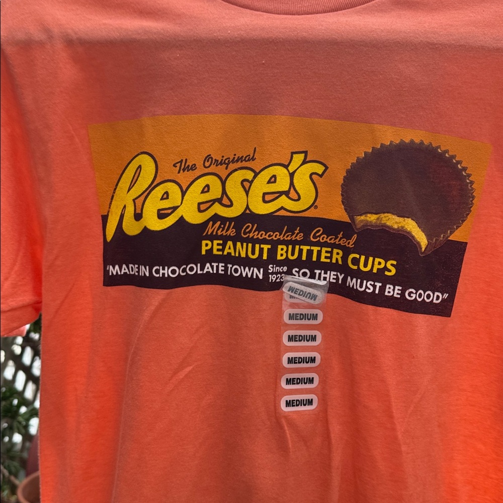 Reese’s Peanut Butter Cup T-Shirt. Size Medium 
Unisex. Short Sleeves NWT - Picture 2 of 9